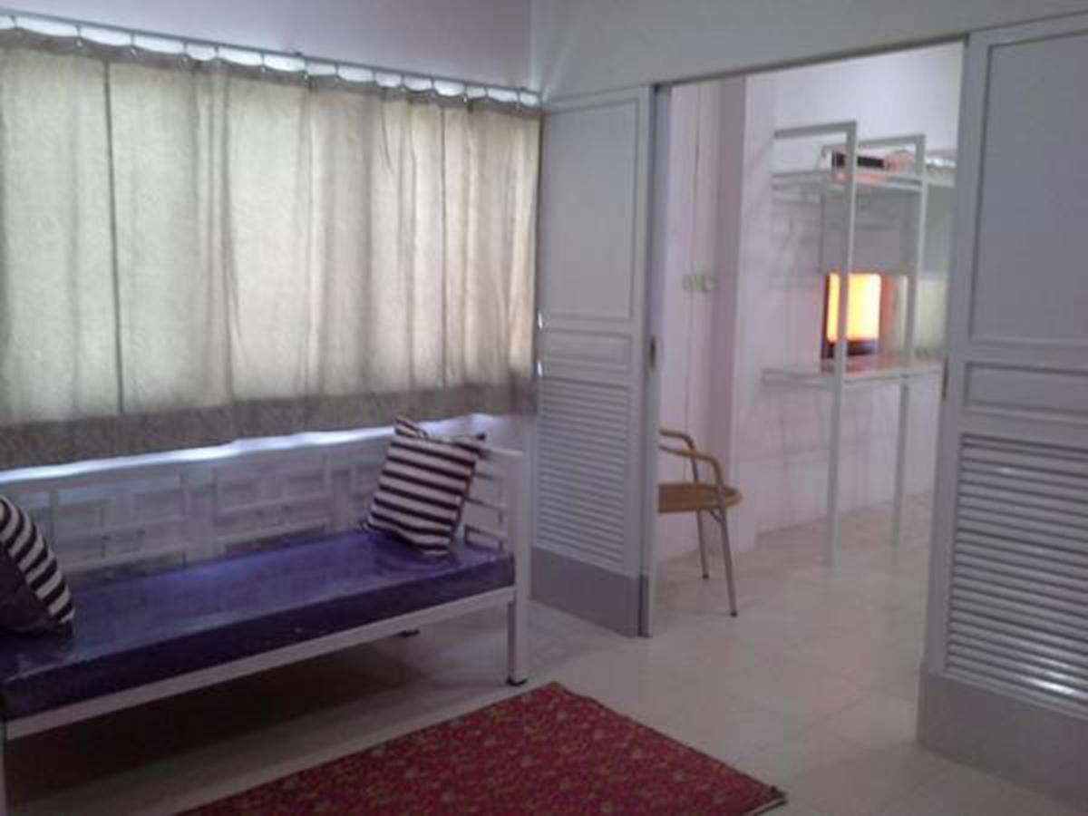 Buorana Hostel Chonburi Bagian luar foto