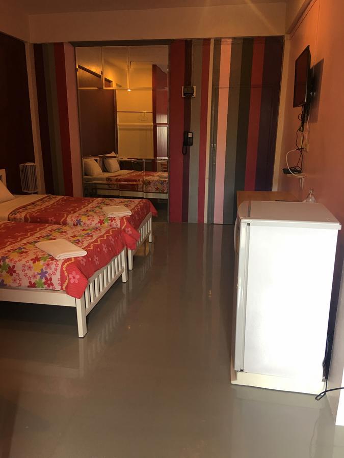 Buorana Hostel Chonburi Bagian luar foto