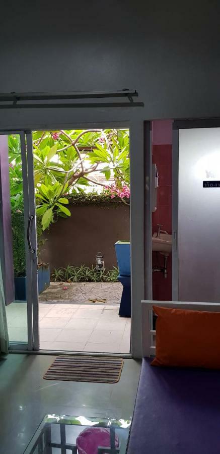 Buorana Hostel Chonburi Bagian luar foto