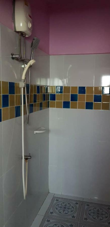 Buorana Hostel Chonburi Bagian luar foto